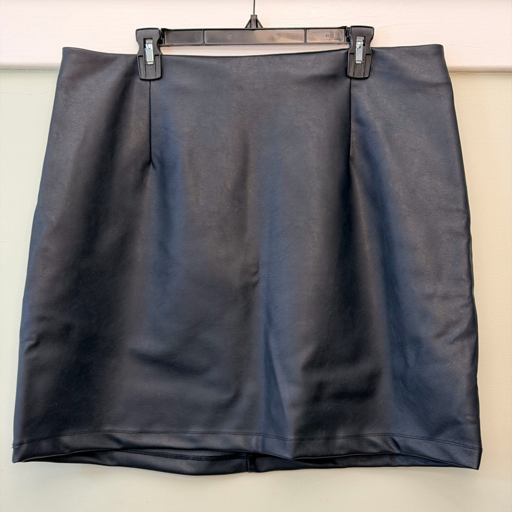 Ava & Vic A-line Black Faux Leather Skirt